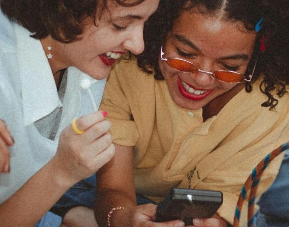 Vote for AKR in the Telkom Radio Awards 2025