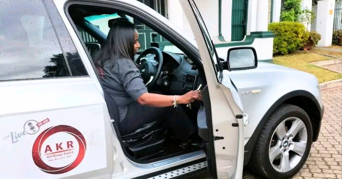 Renee Downes-Schrikker at the branded Tour My Province vehicle